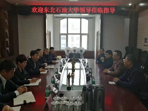 1571119889050066688.jpg 与省八建公司领导班子座谈.jpg