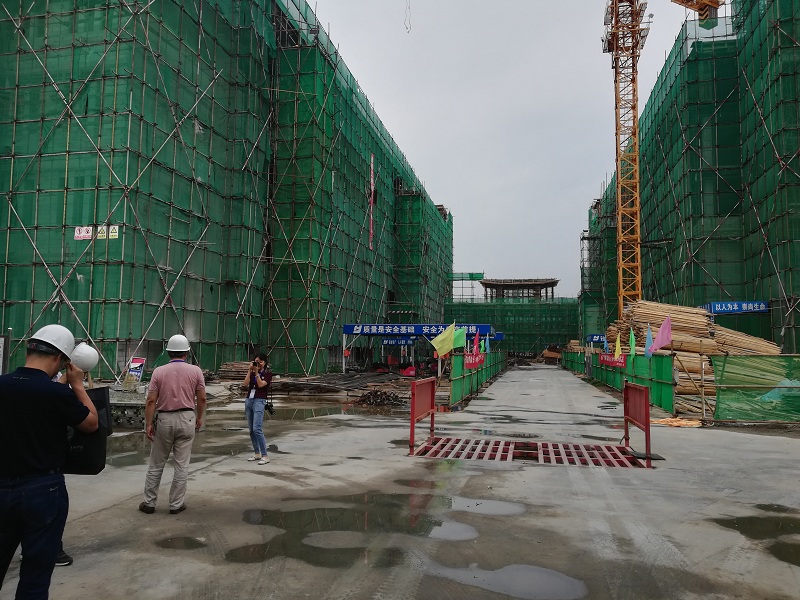 1563758237471001745.jpg 参观承德石油高专在建项目.jpg