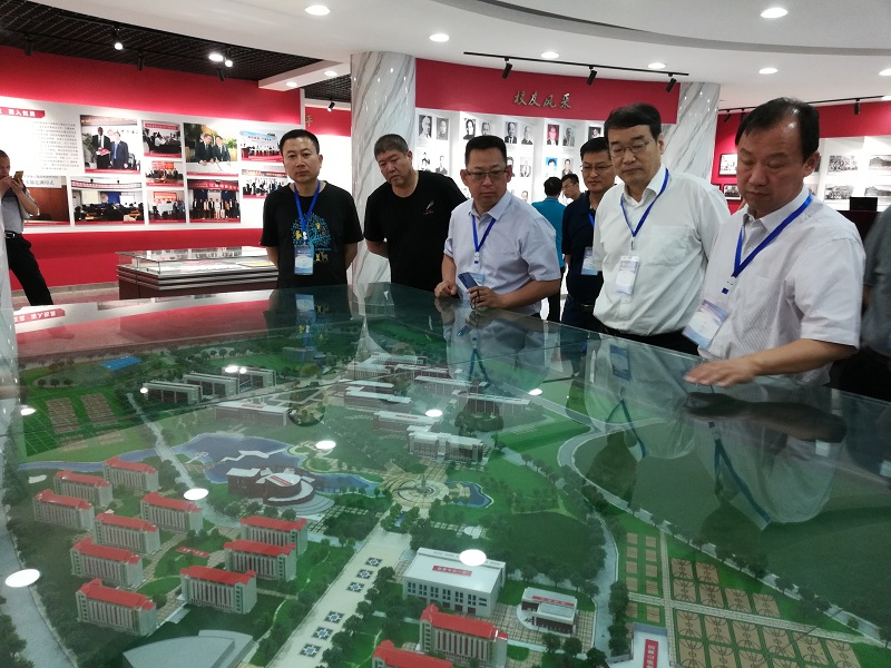 1563758223216068484.jpg 参观承德高石油专校史馆.jpg